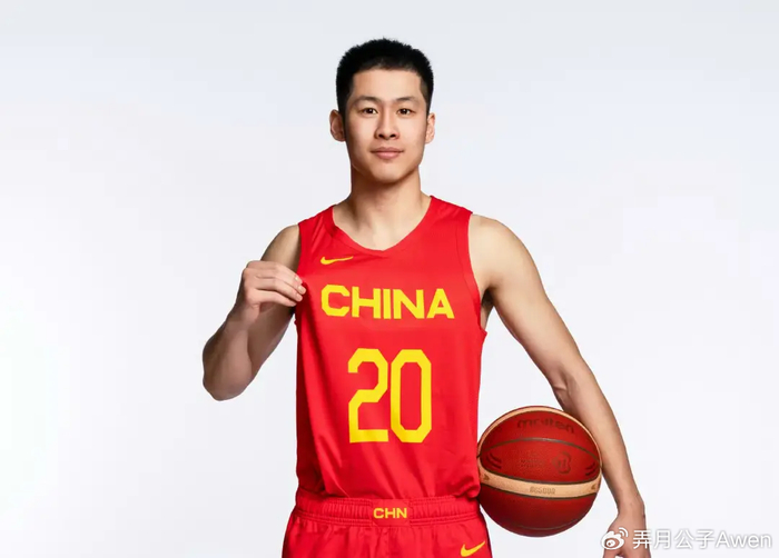 开云体育下载网址-都怪张镇麟？昔日国手+全明星转会后坐穿冷板凳，场均1.6分1.4板|崔晓龙|上海男篮|上海|篮板|偰李永炜_新浪体育_新浪新闻