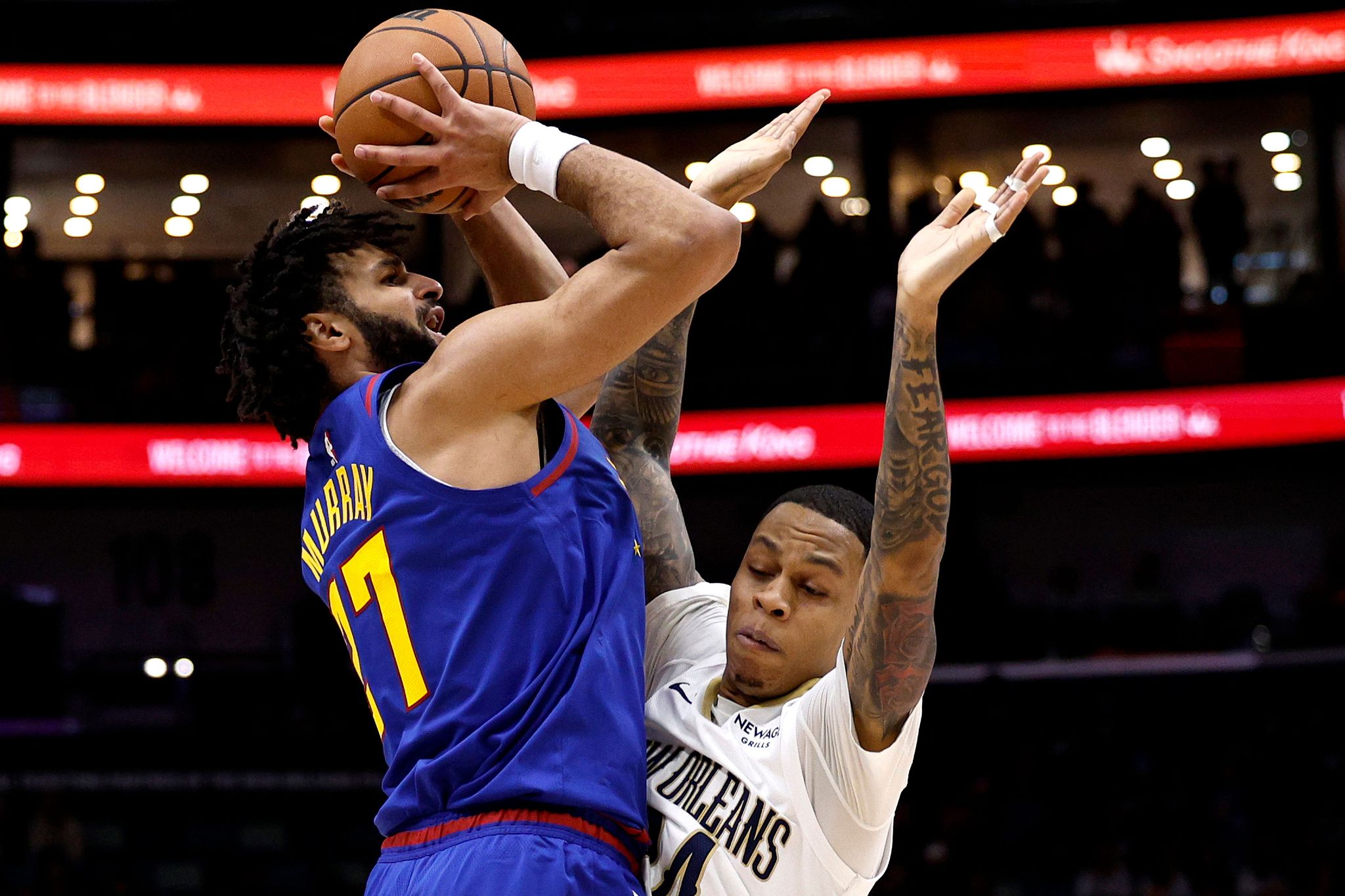 开云体育下载APP-穆雷35+9沃特森30+7 锡安12+7掘金险胜鹈鹕