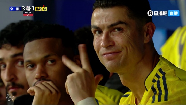 C罗做手势暗示被"偷窃"，拜因体育：C罗可能面临2至4场禁赛+罚款
