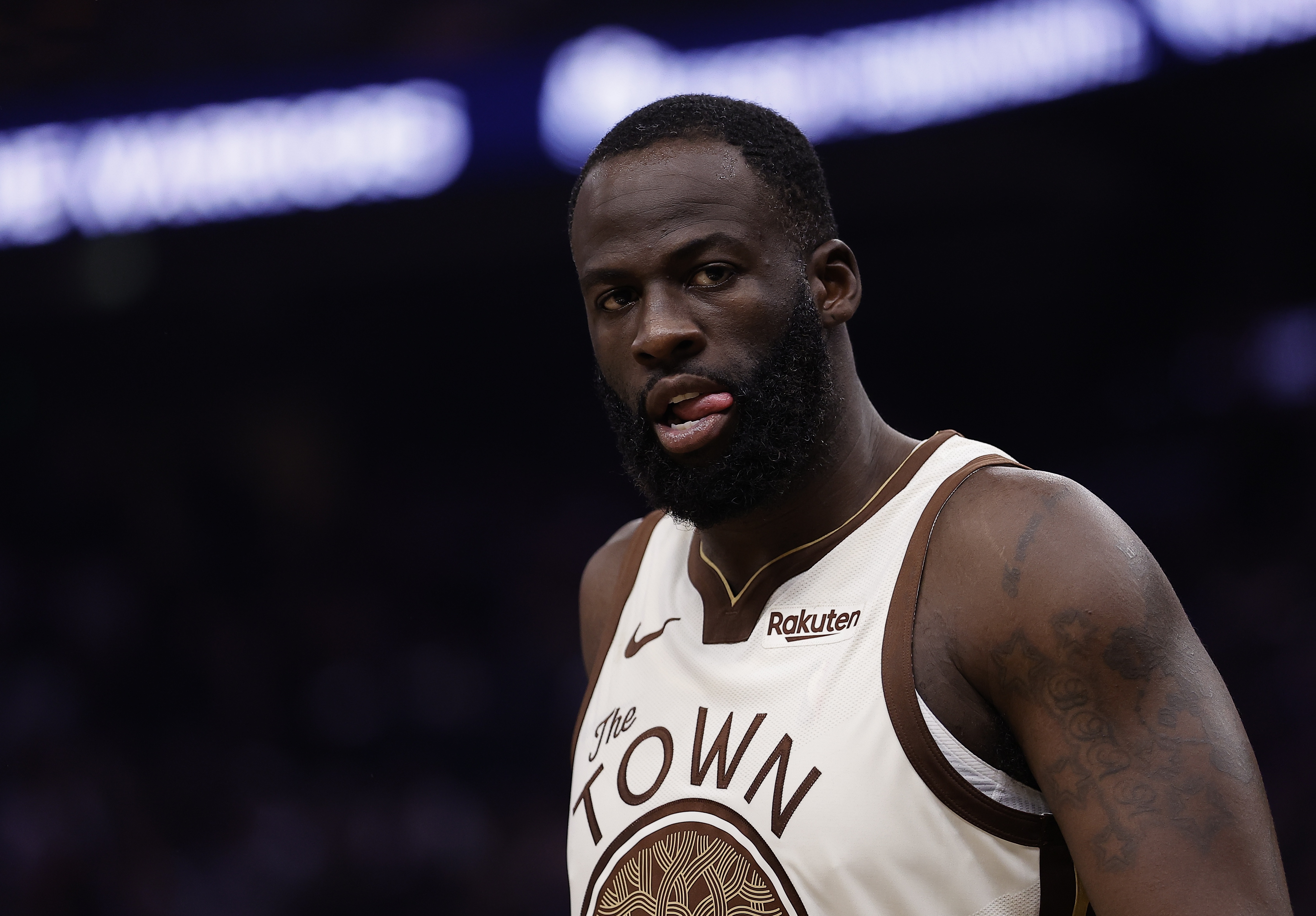 开云体育下载-格林防守威慑力暴跌后已失去核心价值 该学大卫·李接受改变让位