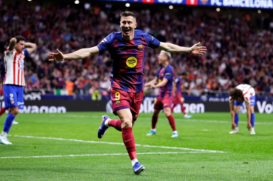 [图]拉什福德破门莱万绝杀 巴萨2-1逆转十人马竞